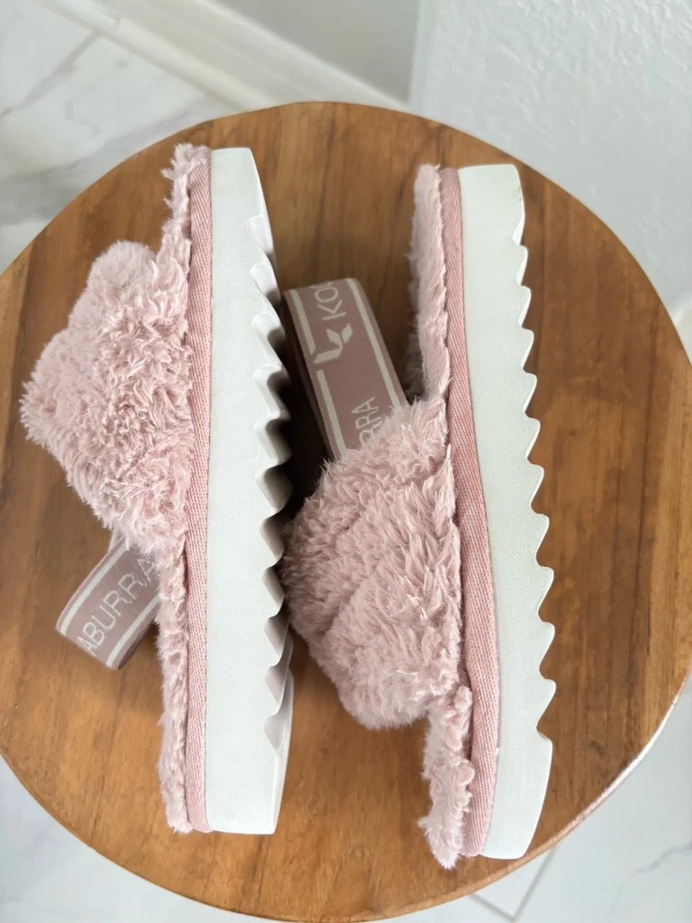 Koolaburra by UGG Pink Fuzzy Slide and cozy Sandals with Elastic Back Strap EUC